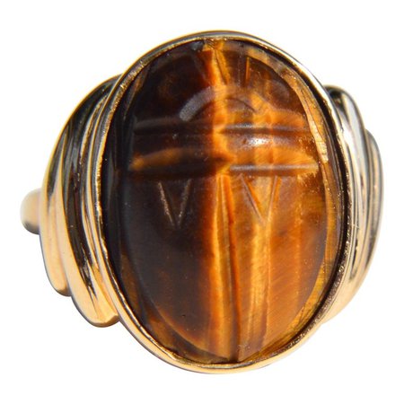 Vintage 10 Karat Gold 8.5 Carat Tiger's Eye Scarab Beetle Cocktail Ring For Sale at 1stdibs