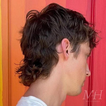 Troye Sivan: Long, Layered And Curly 80s Mullet Hairstyle