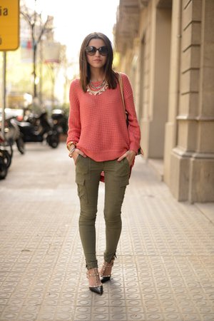 coral sweater in BCNcoral sweater in BCN – Lovely Pepa by Alexandra