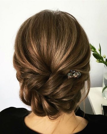 2018 Wedding Hair Trends | The ultimate wedding hair styles of 2018 - TANIA MARAS | bespoke wedding headpieces + wedding veils