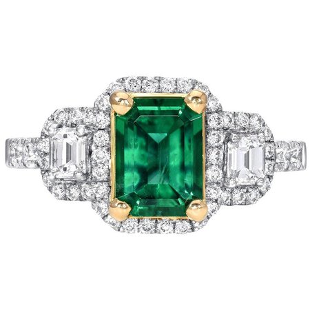 Emerald Cut Emerald Ring 1.24 Carats For Sale at 1stdibs