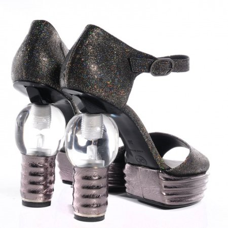 Clip on Femme - Chanel Light Bulb Heels