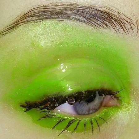 green aesthetic eye