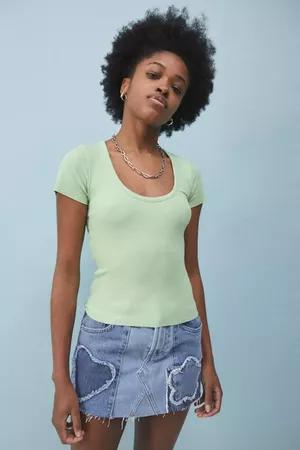 UO Scoop Neck Ribbed Baby Tee | Urban Outfitters