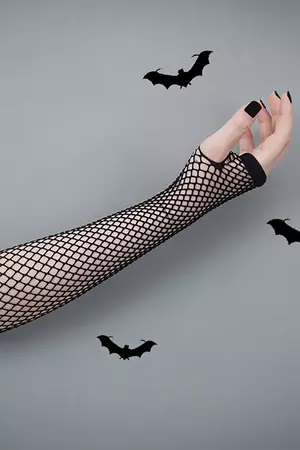 Mall Goth Fishnet Gloves – VampireFreaks