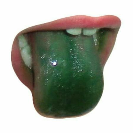 green tongue