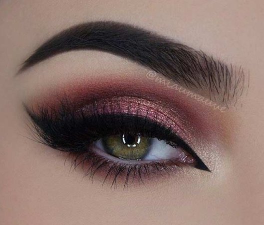 burgundy eyeshadow