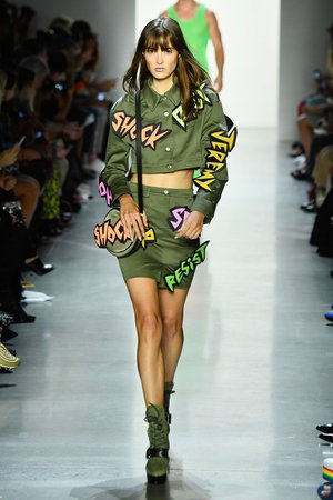 Jeremy Scott Spring-Summer 2019 Show Review - Jeremy Scott's SS19 Runway Wants You to Riot