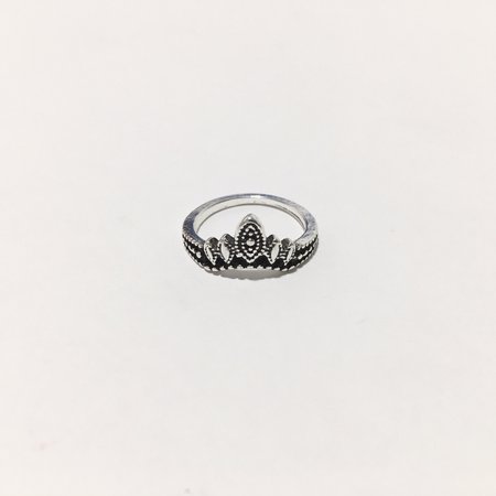 silver metal tiara ring