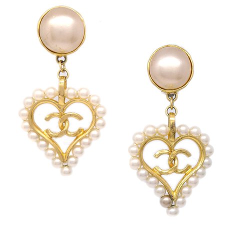 CHANEL 80's Heart Imitation Pearl Earrings – AMORE Vintage Tokyo