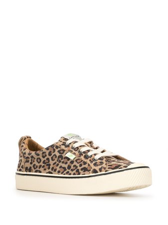 Cariuma OCA low-top Leopard Print Suede Sneakers - Farfetch