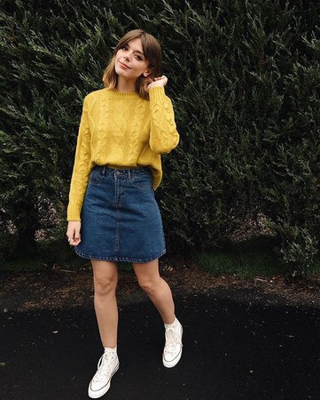 https://gloofashion.com/wp-content/uploads/2019/11/Lovely-Denim-Skirt-Outfits-Ideas-To-Makes-You-Look-Stunning-22.jpg