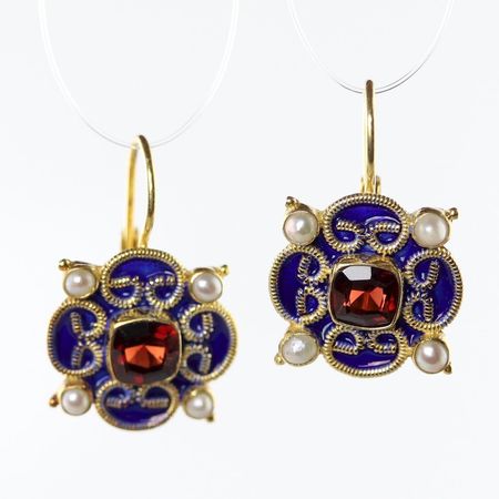Mary Queen of Scots Blue Garnet Earrings : Museum of Jewelry