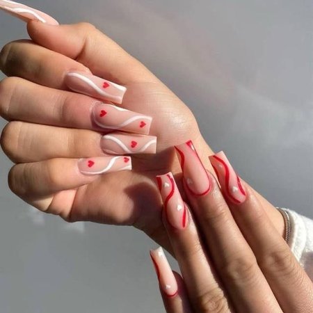 nails red
