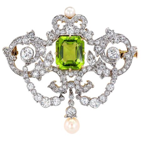 Tiffany and Co. Belle Époque Peridot Diamond Pearl Gold Platinum Brooch Pendant For Sale at 1stDibs