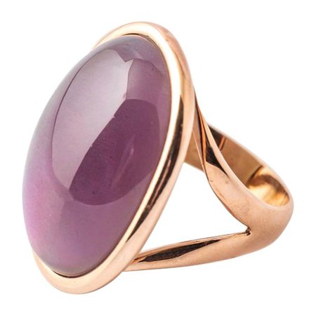 Pink Gold Ring Surmounted by a Amethyst and Nacre Shape Cabochon For Sale at 1stdibs