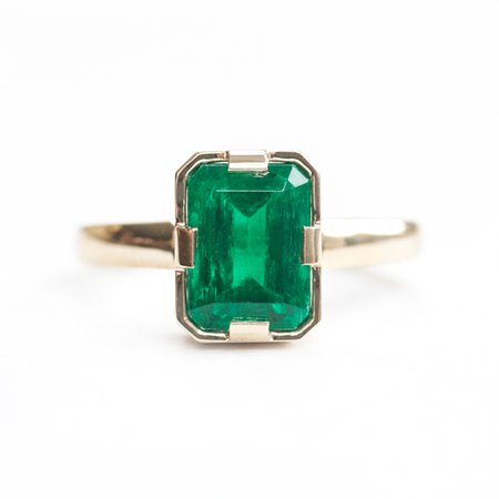 Mociun Emerald Solitaire Ring - Mociun