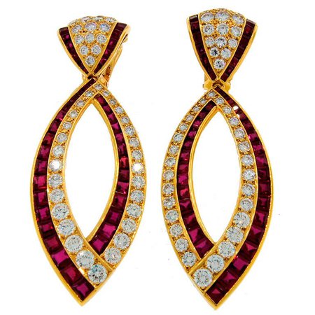 Van Cleef and Arpels Ruby Diamond Gold Earrings For Sale at 1stDibs