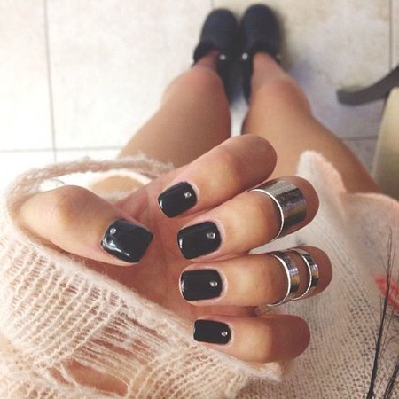25-black-nails-with-rhinestones.jpg (564×564)