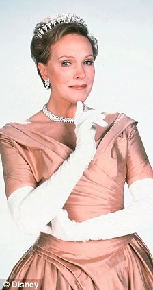 Queen Clarisse Renaldi (Julie Andrews) The Princess Diaries