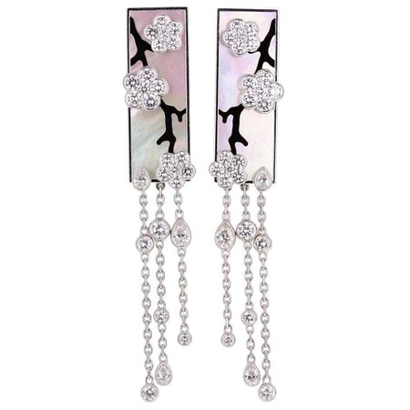 Van Cleef and Arpels Miroir des Eaux Diamond Mother-of-Pearl Earrings at 1stDibs