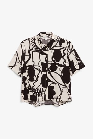 Cross back pleat shirt - Black and white print - Tops - Monki WW