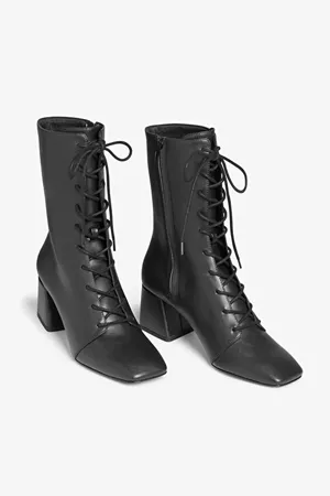 Lace up boot - Black - Boots - Monki WW