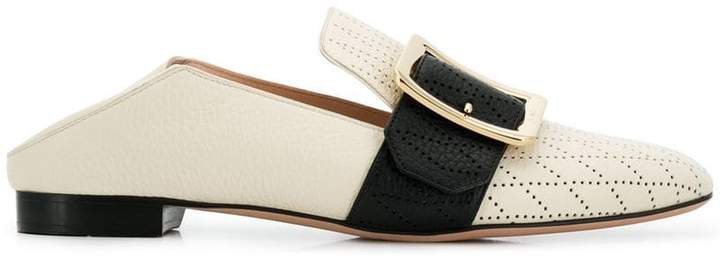 punch hole buckled loafers