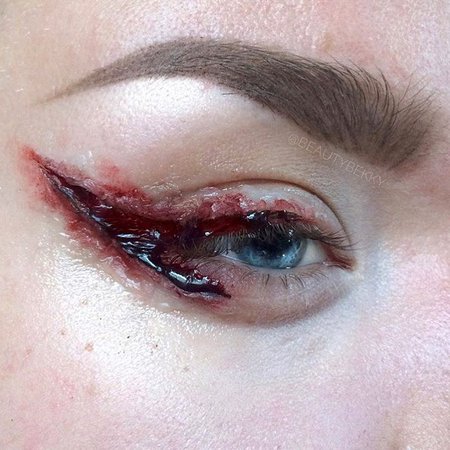 Rebekka Theenaart on Instagram: “Who’s excited for halloween?? Think Ill be doing more of these this year😏 #halloween #sfxmakeup #wingedliner #goreaesthetic #halloweenmakeup”