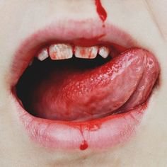 Beverly Marsh aesthetic (Sophia Lillis) // Stephen King's IT (2017) | Aes: Beverly Marsh | Pinterest | Lips, Blood and Photography