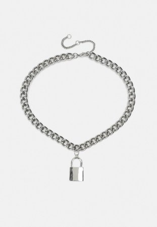 chain necklace with