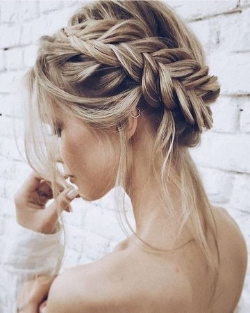 04-a-loose-braided-updo-with-locks-down-is-ideal-for-a-boho-chic-bride.jpg (564×705)