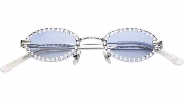 Emma chamberlain glasses