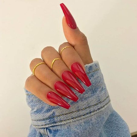 red acrylics gold rings