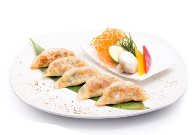 Gedza with shrimps and vegetables (japanese fried dumplings)