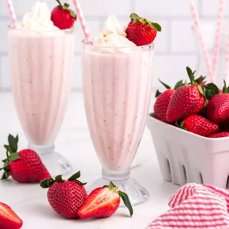 strawberry milkshake - tastes of lizzy t