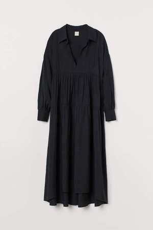 Wide-cut Dress with Collar - Black