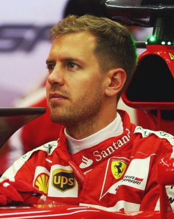 Sebastian Vettel (@miniraikkonen7)