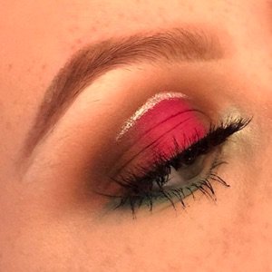 pink halo eye