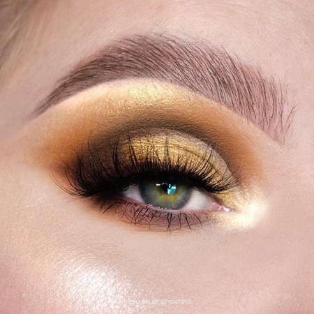 Kylie Cosmetics sur Instagram : NICE Palette eye look on @kmbrlee_beyoutiful 💛