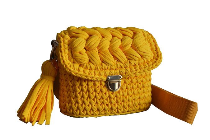 yellow bag crochet