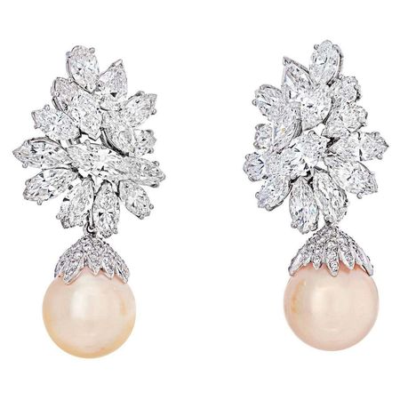 26 Carats Diamond Cluster and Pearl Drop Platinum Earrings For Sale at 1stDibs