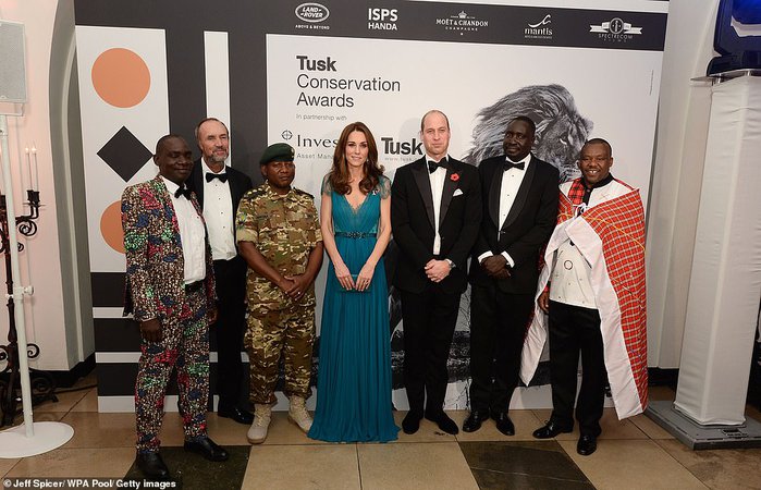 Kate recycles SIX-YEAR-OLD Jenny Packham dress for Tusk awards | Daily Mail Online