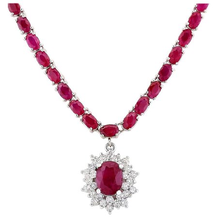 28.04 Carat Ruby 18 Karat White Gold Diamond Necklace For Sale at 1stDibs