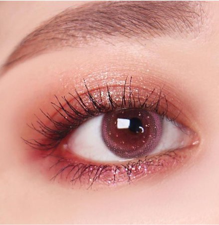red/pink Korean eye makeup— eye swirl