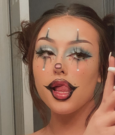 Clown makeup