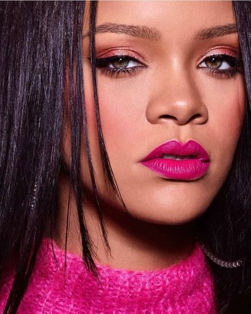 Rihanna Fenty stunna pink lip makeup