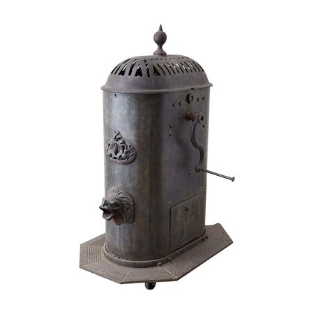 19th Century French Cast Iron Water Pump Fountain For Sale at 1stDibs