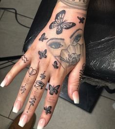 52+ Pretty Small Finger Tattoo Ideas For Women | Hand tattoos for women, Simple hand tattoos, Small finger tattoos