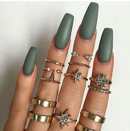 Olive-matte-nails-with-gold-rings.jpg (564×566)